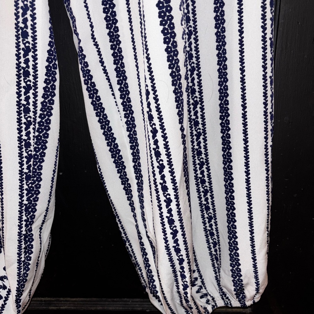 SHEIN White and Navy Floral Striped Strapless Jumpsuit Elastic Ankle XL NWT - Picture 3 of 5